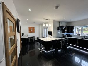 Photo 9- click for photo gallery